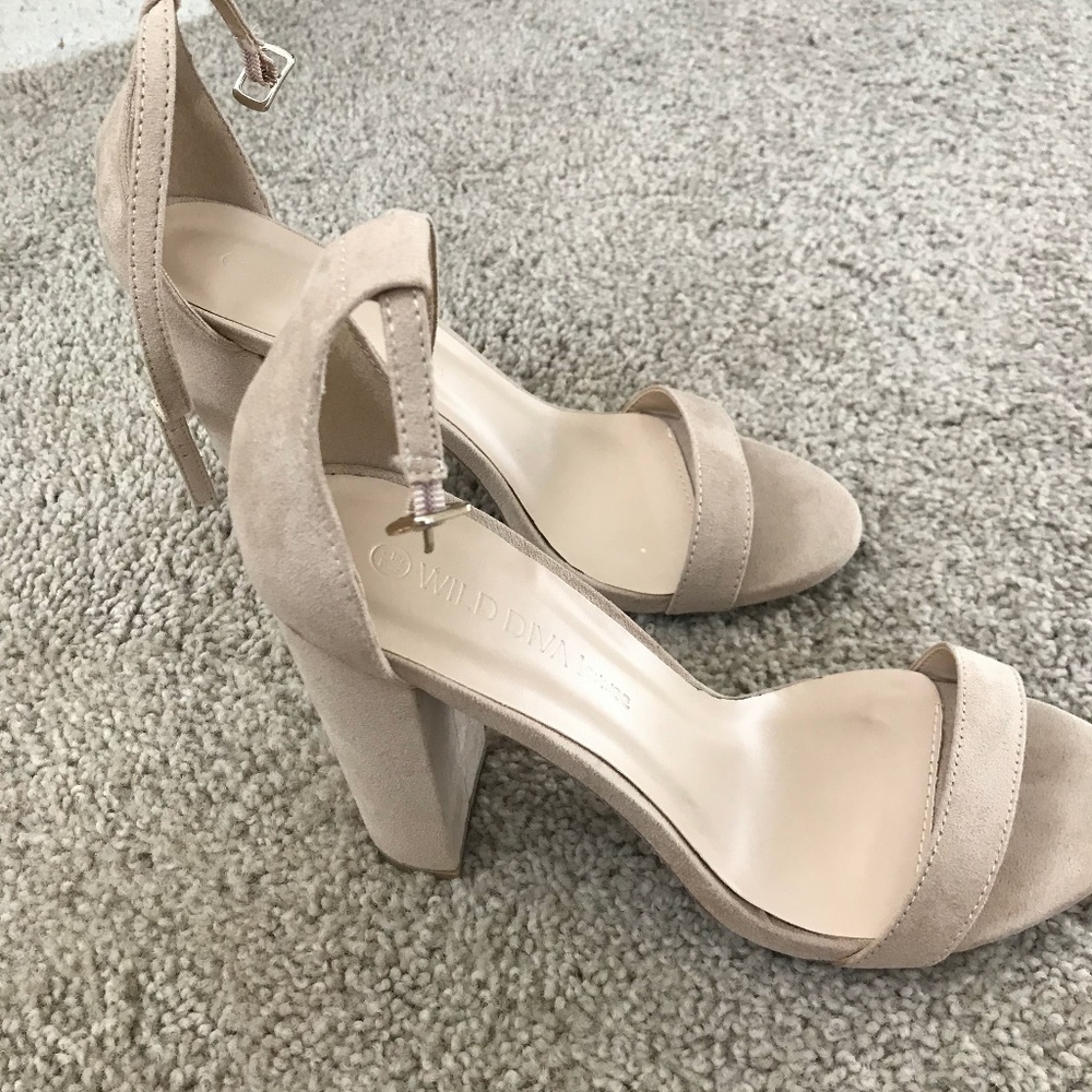 Heeled sandals, scrappy sandals